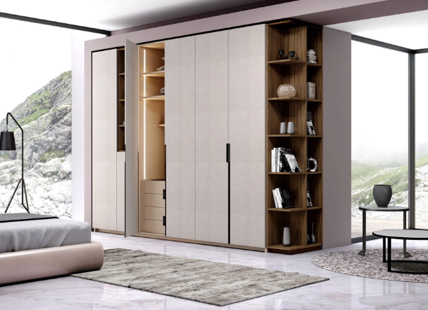 3 reasons why your wardrobe needs more blanks